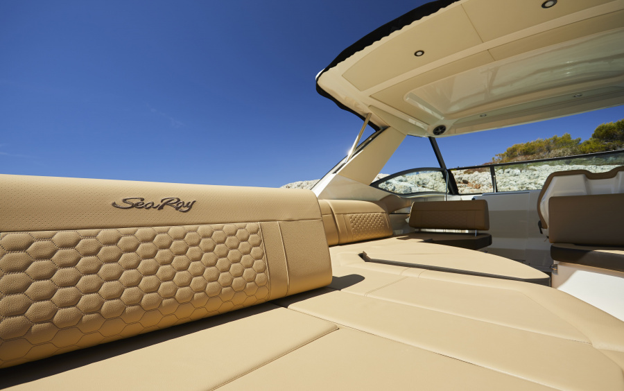 Sea Ray  Sundancer 320 - 2020 фото 1.14