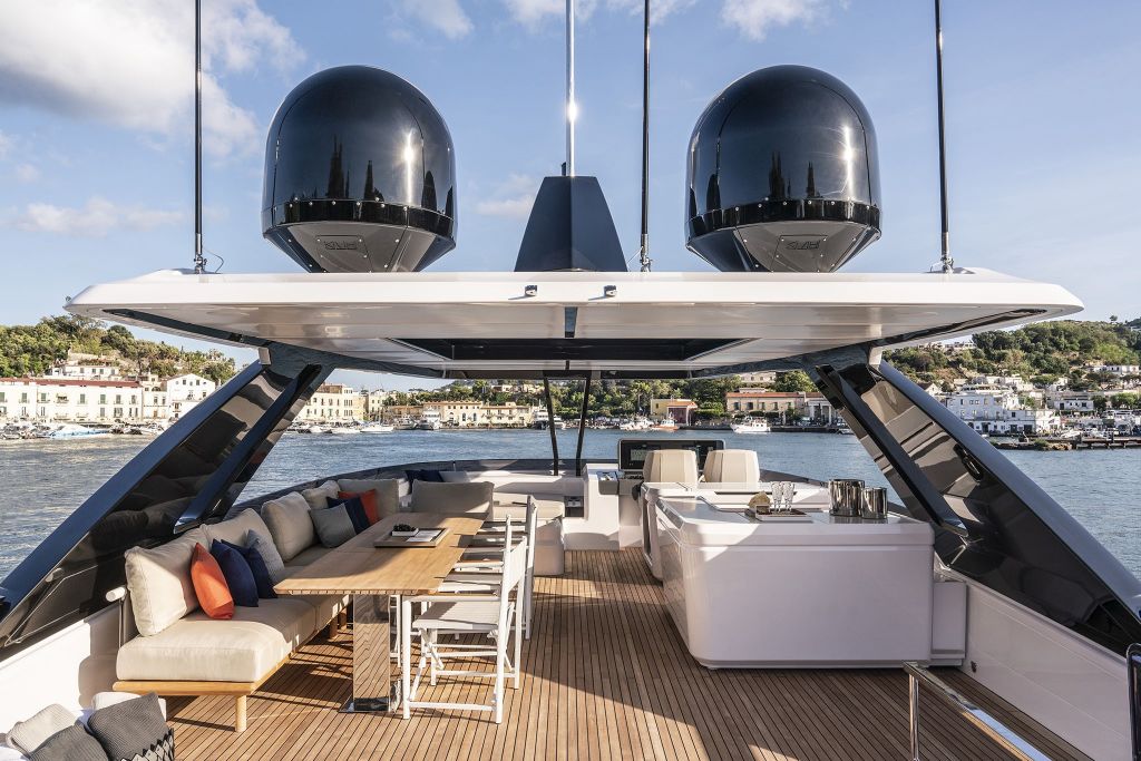 Feretti Yachts 860 (2).jpg Feretti Yachts 860 (2).jpg