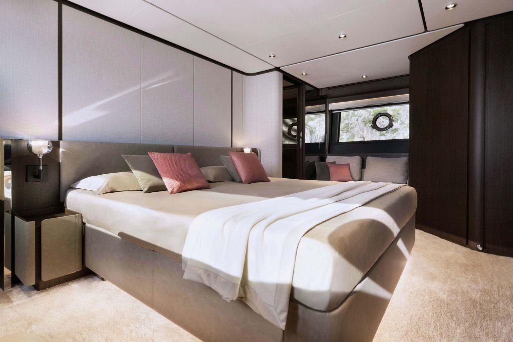 Feretti Yachts 860.jpg Feretti Yachts 860.jpg
