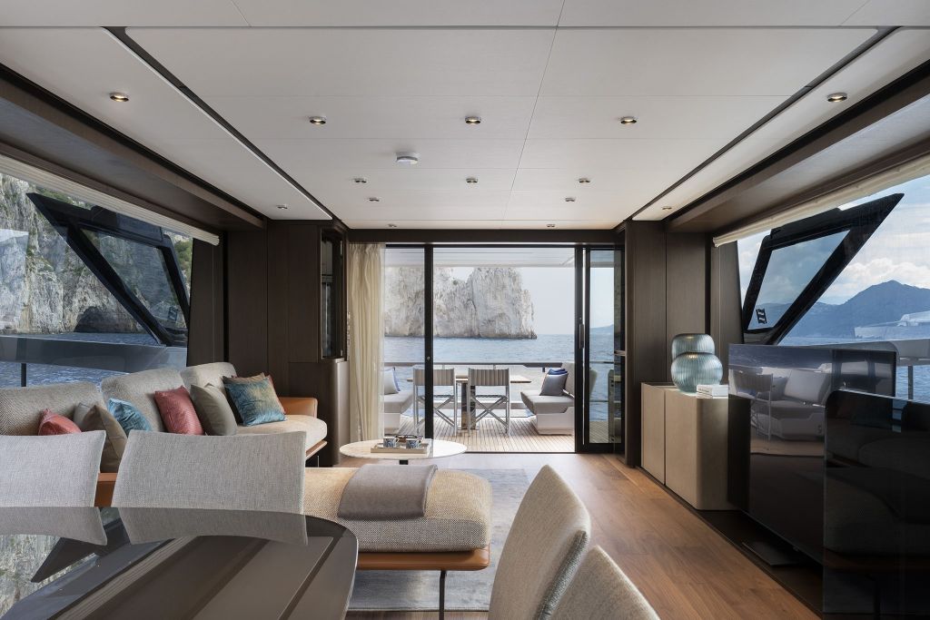 Feretti Yachts 860 (окна).jpg Feretti Yachts 860 (окна).jpg