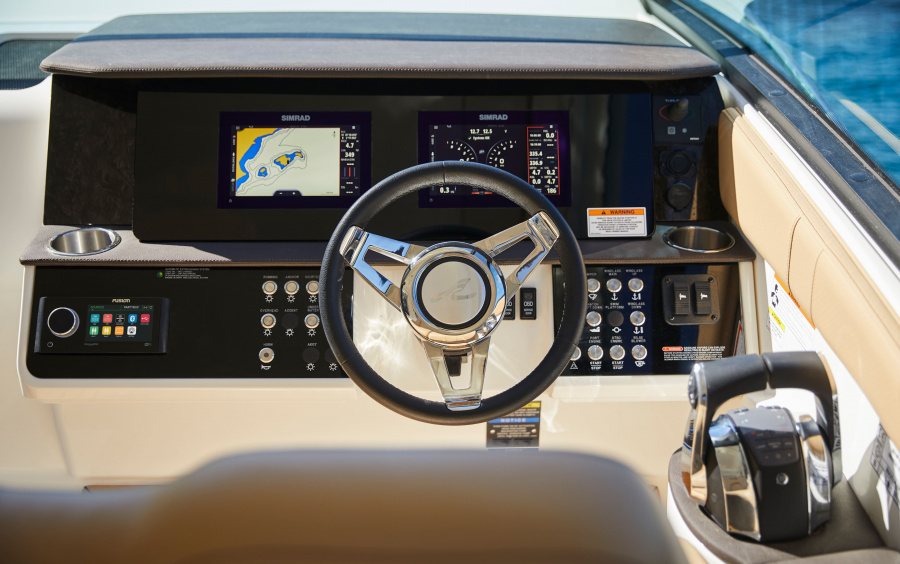 Sea Ray  Sundancer 320 Coupe/546 фото 1.6