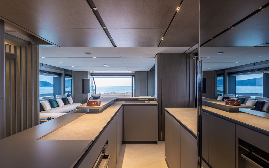 Ferretti Yachts INFYNITO 90 #11 фото 2.18