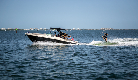 Launch 28 GT SURF