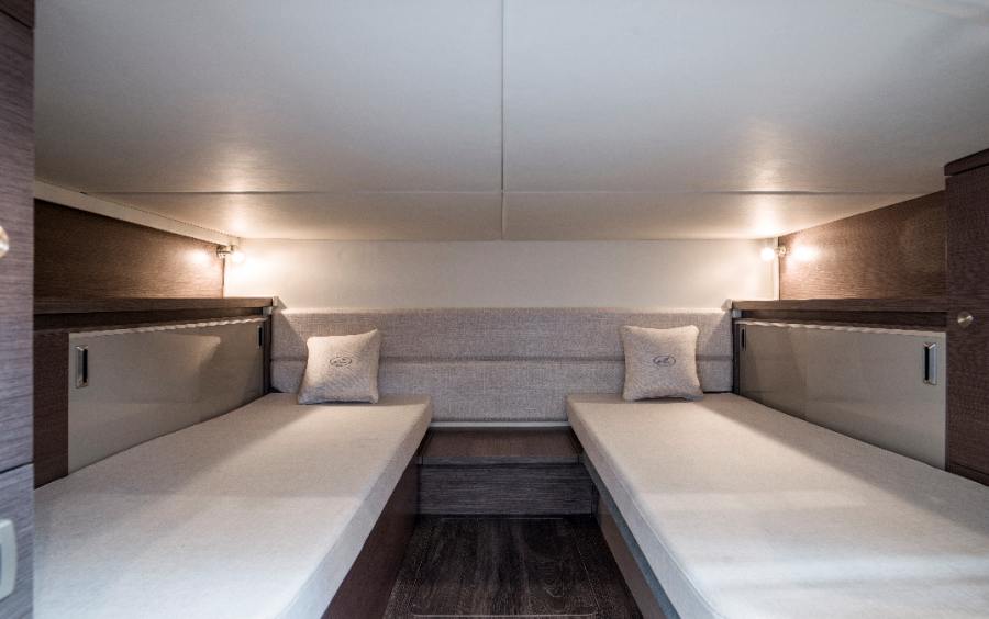 Sea Ray  Sundancer 320 Outboard фото 1.9