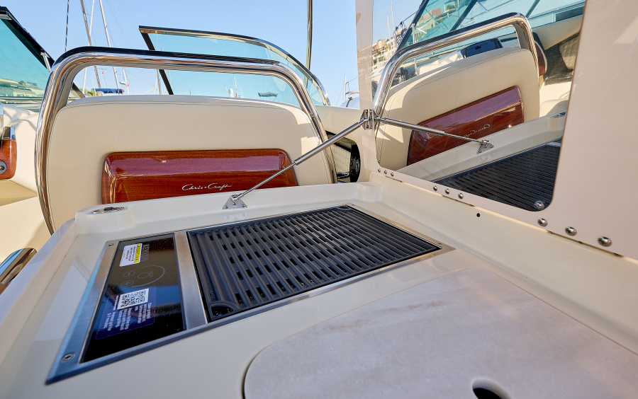 Chris-Craft Launch 31 GT (available in Montenegro) фото 2.12