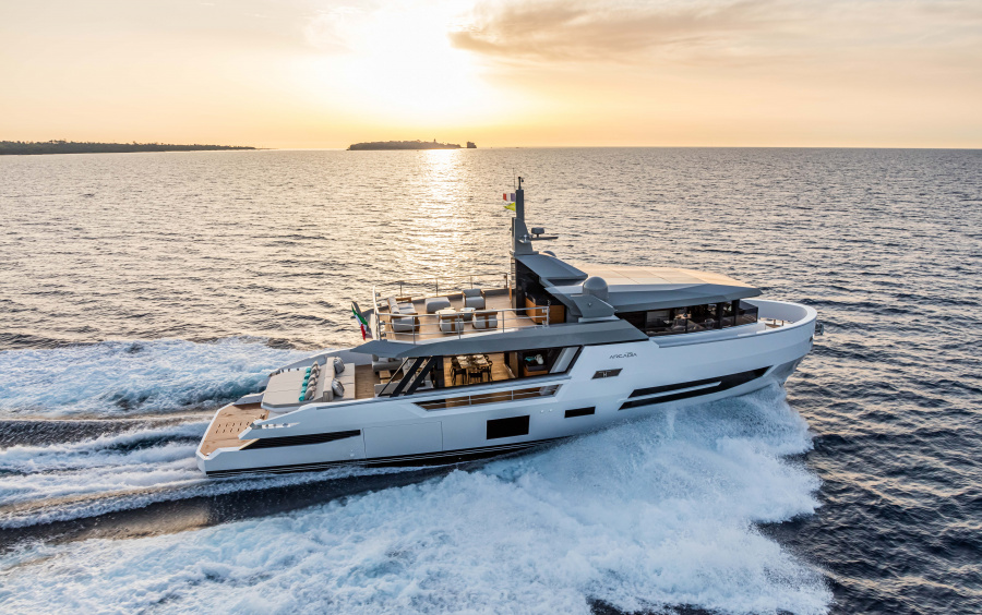 Arcadia Yachts Sherpa 80 фото 1.2