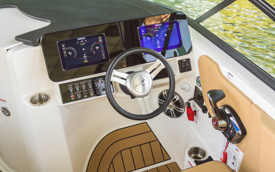 Sea Ray  SDX 230 фото 1.7