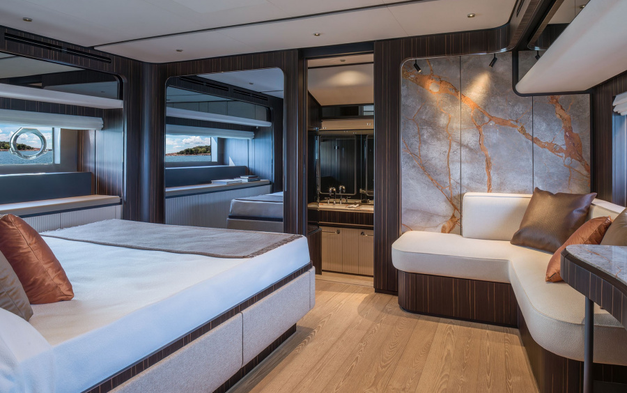 Ferretti Yachts 940 фото 2.9