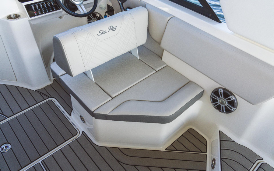 Sea Ray 230 SDX OB фото 1.4