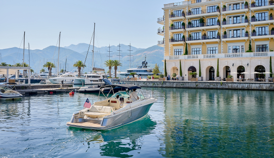 Chris-Craft Launch 31 GT (available in Montenegro)