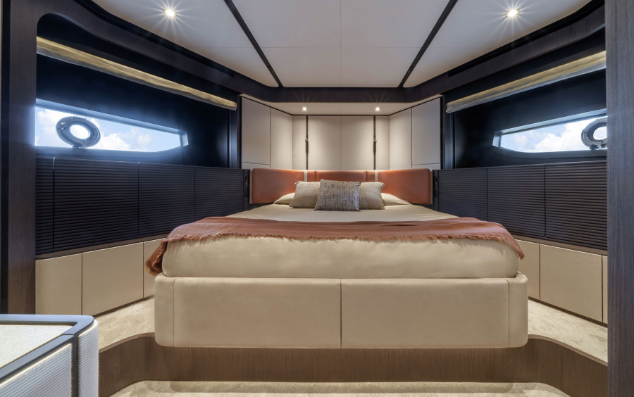 Ferretti Yachts 800 фото 2.9