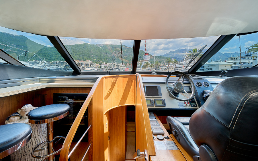 Fairline Squadron 78 - 2012 фото 2.29