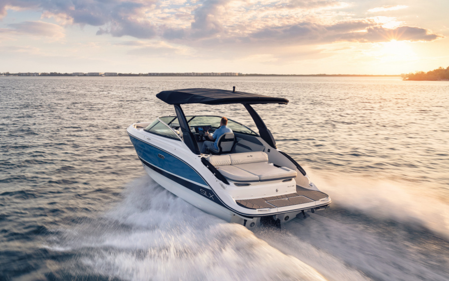 Sea Ray SLX 260 фото 1.3