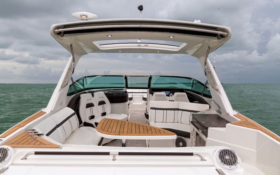 Sea Ray  SLX 350 фото 2.9