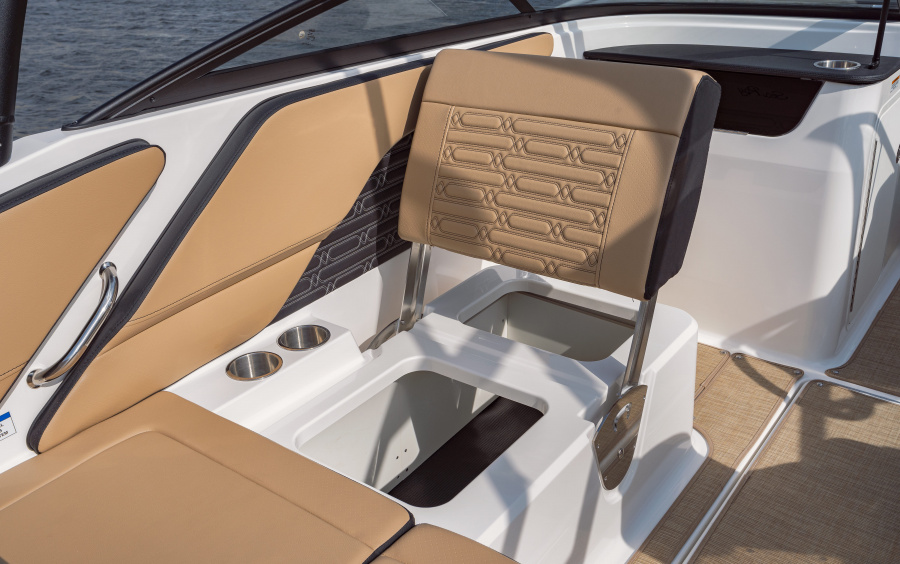 Sea Ray 190 SPX OB (Outboard) фото 1.4