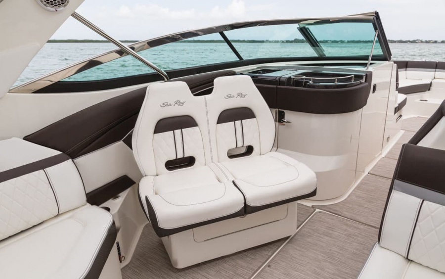 Sea Ray  SLX 350 фото 2.10