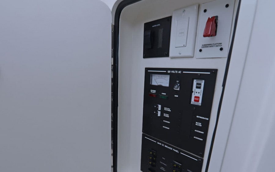 Sea Ray  SLX 310 фото 2.13