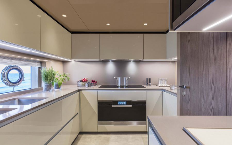 Custom Line Saetta 106 фото 2.11